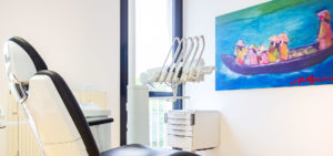 Behandlungszimmer der Zahnarztpraxis Dr. Kümmel in Mutlangen